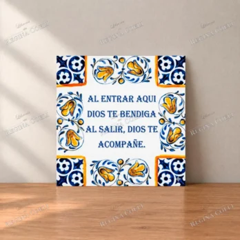 CERÁMICA «AL ENTRAR AQUÍ DIOS TE BENDIGA, AL SALIR DIOS TE ACOMPAÑE» (A 074)